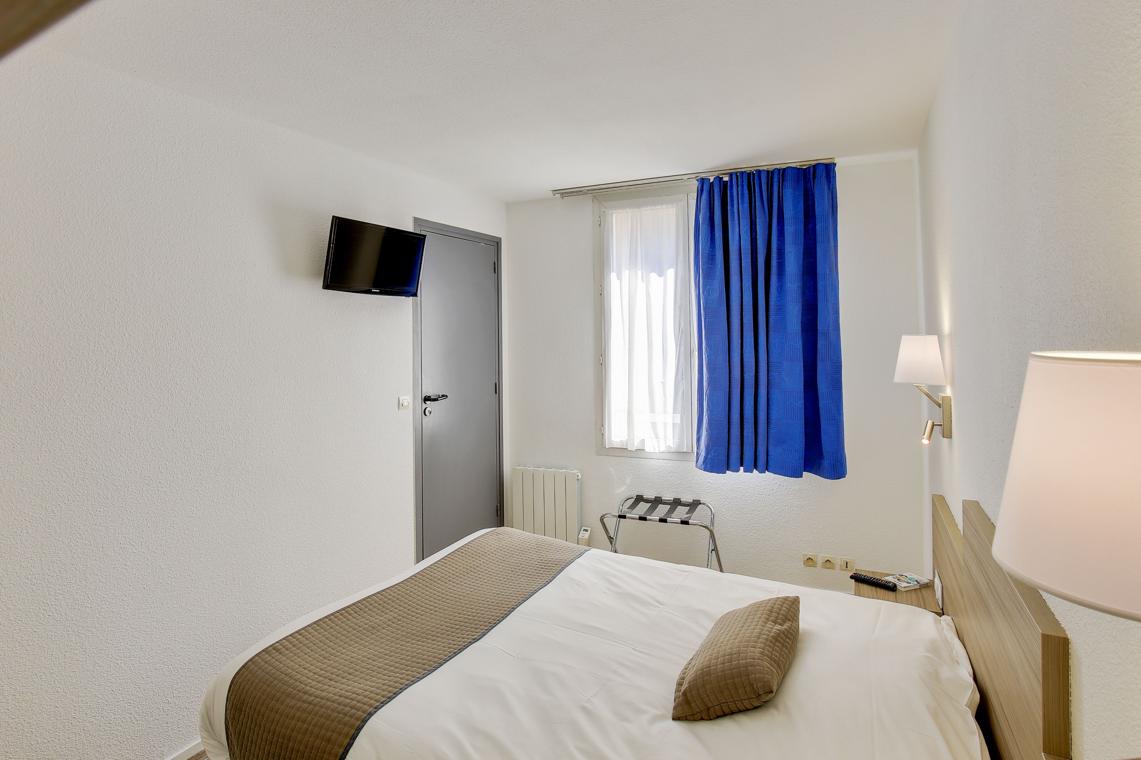 1 bedroom, premium bedding, individually decorated