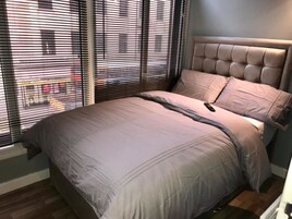 Sistema de insonorización, tabla de planchar con plancha y wifi gratis 