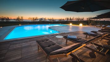 Seasonal outdoor pool