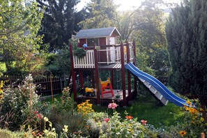 Children’s play area – outdoor