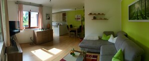 Appartement, 1 slaapkamer, uitzicht op tuin | 1 slaapkamer, een strijkplank/strijkijzer, gratis wifi