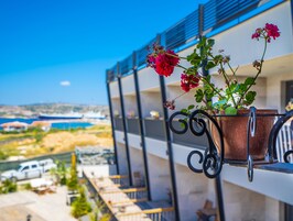 Deluxe Tek Büyük Yataklı Oda | Kaliteli yatak takımı, Select Comfort yatak, minibar, odada kasa
