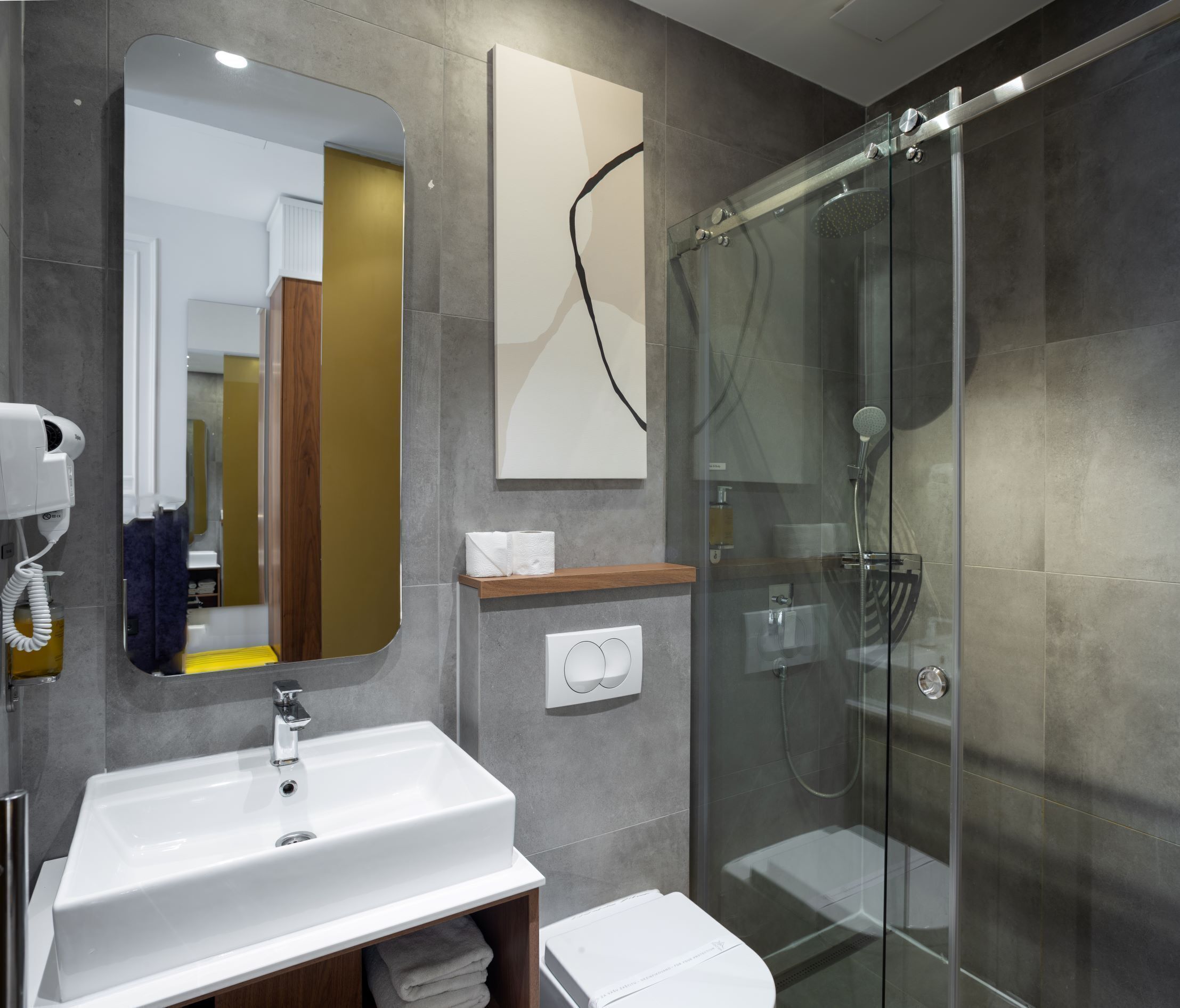 superior double or twin room, non smoking | bathroom | shower, free toiletries, hair dryer, slippers