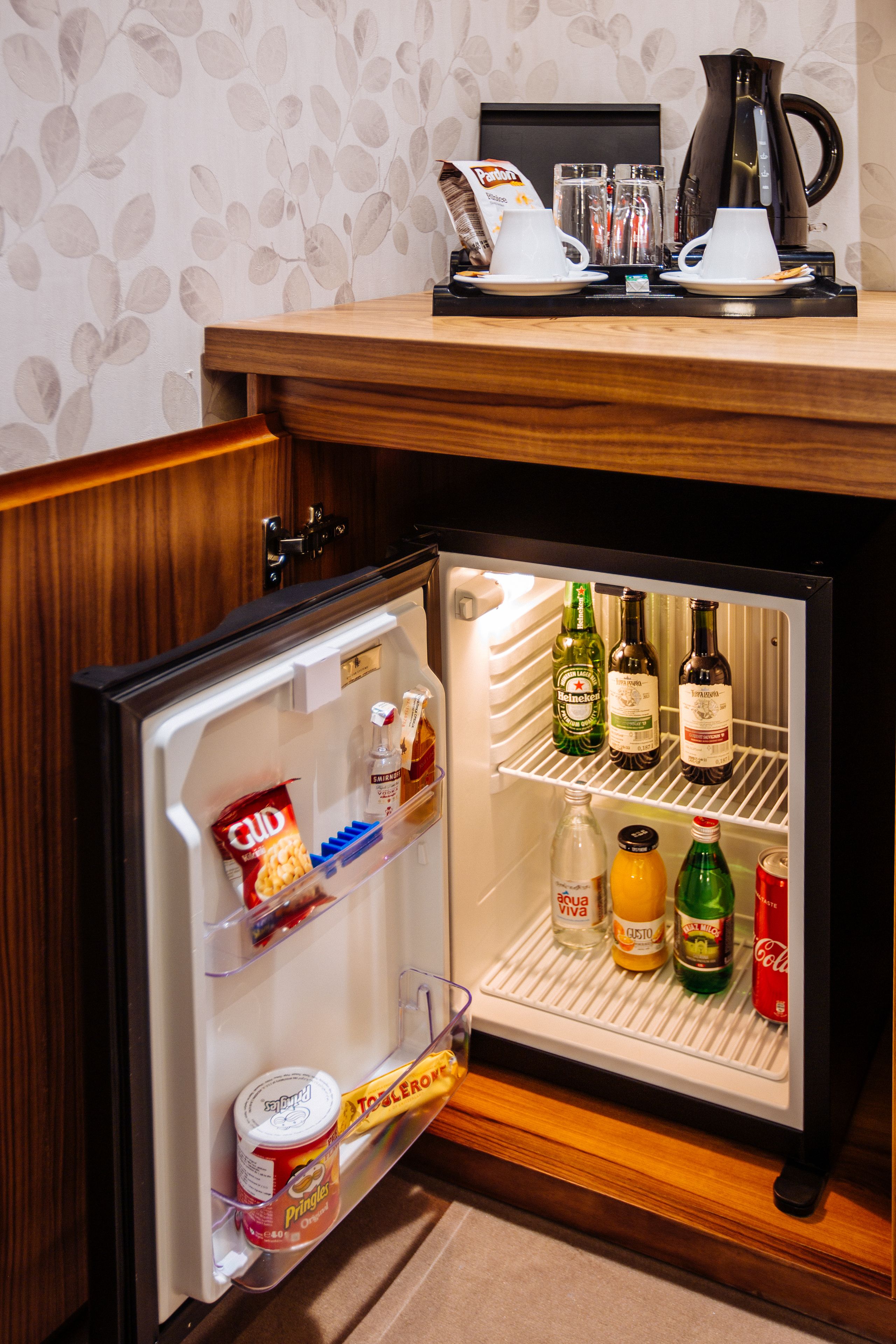 standard double or twin room, non smoking | minibar