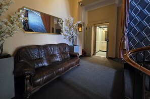 Lobby - Holiday Suites Cracow (Kraków)