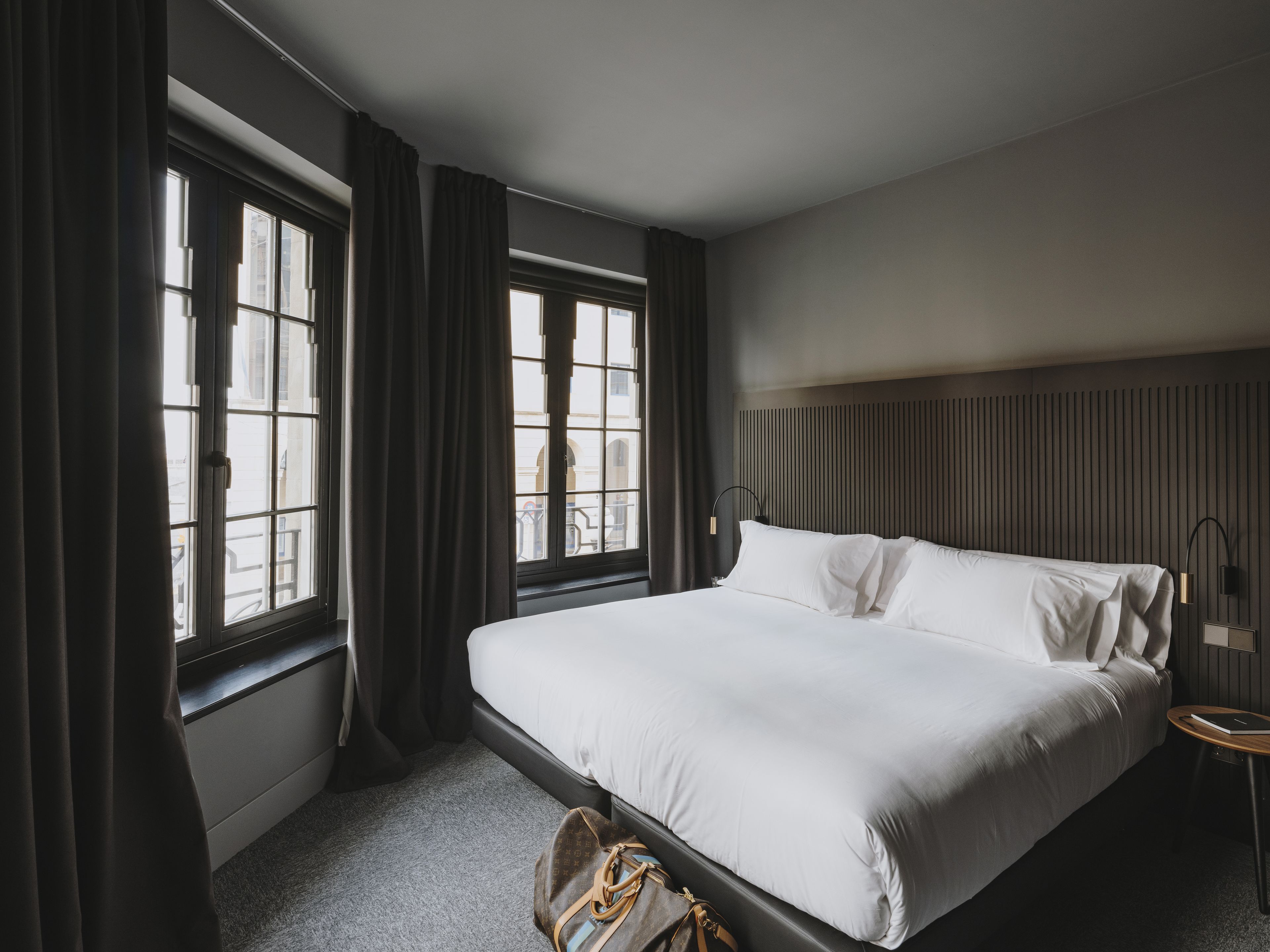 Caja de seguridad en la habitación y cortinas blackout 