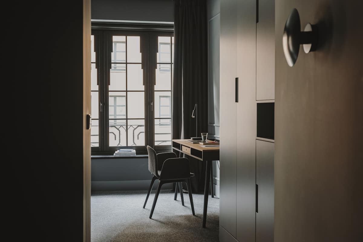 Zimmersafe, Verdunkelungsvorhänge, schallisolierte Zimmer