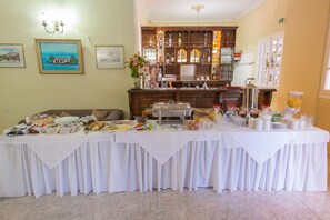 Desayuno buffet incluido todos los días