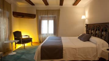 Suite | 1 slaapkamer, een kluis op de kamer, een bureau, geluiddichte muren