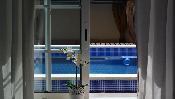 Unclassified image, 1 of 43, button - José & Ester House (Almada)