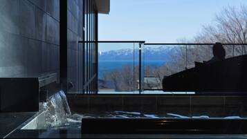 Executive Suite Villa (210 square meters) | Bathroom | Separate tub and shower, spring water tub, free toiletries, hair dryer