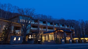 Front of property - evening/night