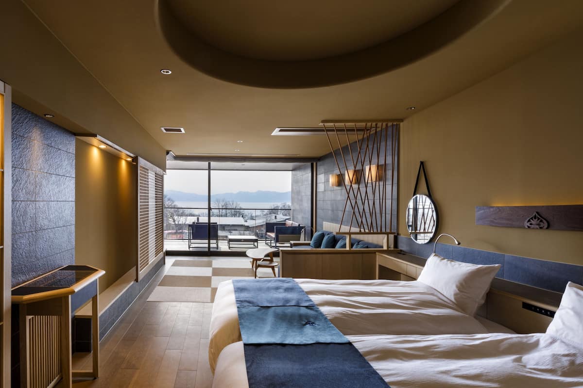 Phòng Suite (Resort, 3rd Floor) | Két bảo mật tại phòng, bàn, truy cập Internet không dây miễn phí