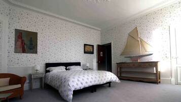 Chambre, 1 très grand lit, non-fumeurs (Pallas) | Literie de qualité supérieure, décoration personnalisée