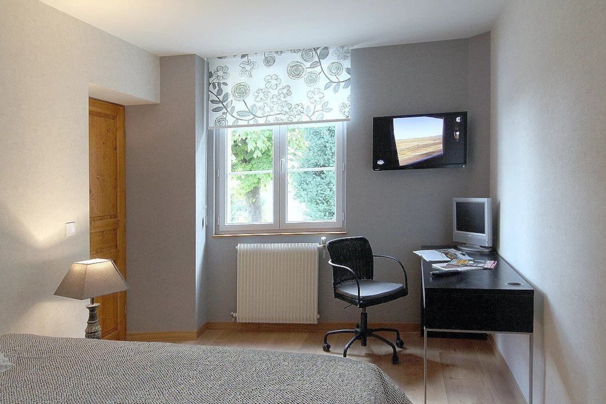 Single Room, 1 Single Bed, Non Smoking (Chambre 3) | Premium bedding, individually decorated, individually furnished, desk