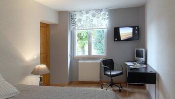 Classic Single Room, 1 Single Bed, Non Smoking (Chambre 3) | Premium bedding, individually decorated, individually furnished, desk