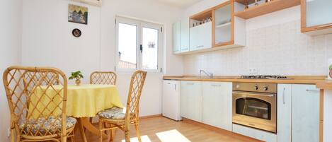 Apartment | Private kitchen | Fridge, microwave, oven, stovetop