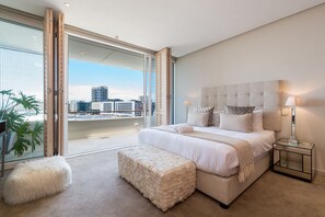 Premier Apartment, Multiple Beds, Non Smoking, Mountain View | 3 bedrooms, in-room safe, desk, iron/ironing board