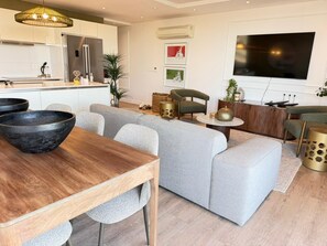 In-room dining - Warwick 501 (Cape Town)