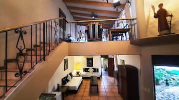 Panoramic Apartment, 1 King Bed, Accessible, Lake View | Rollaway beds, free WiFi, bed sheets