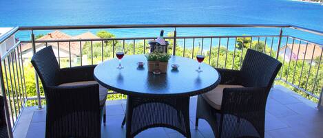 Perhehuoneisto, merinäköala | Näkymä parvekkeelta