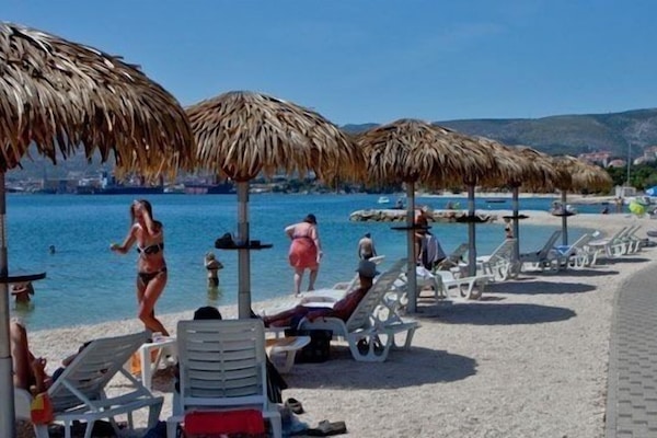 Beach bar