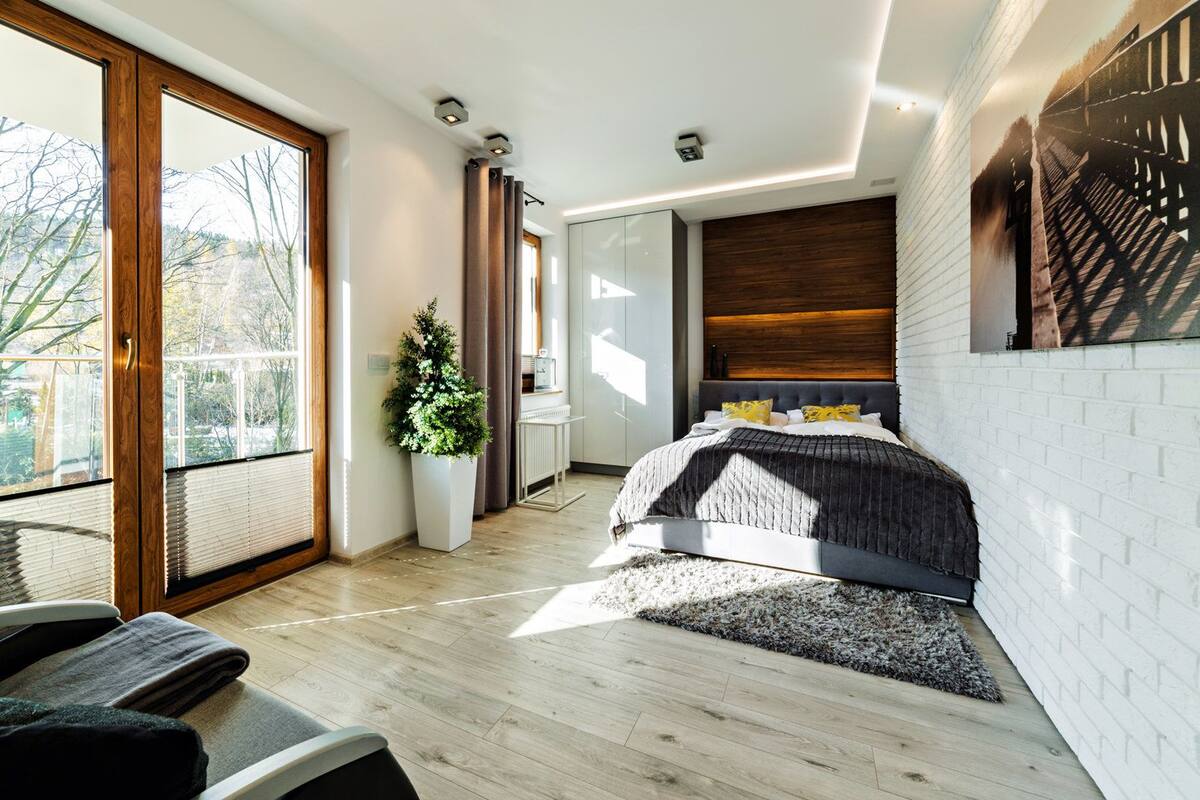 Apartment (7/16) | Blackout drapes, iron/ironing board, cribs/infant beds, free WiFi