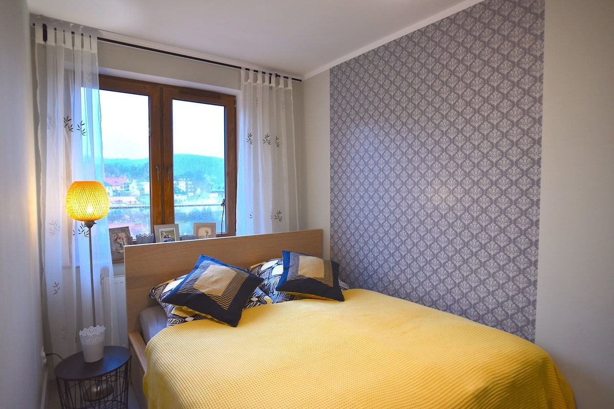 Apartment (7/49) | Blackout drapes, iron/ironing board, cribs/infant beds, free WiFi