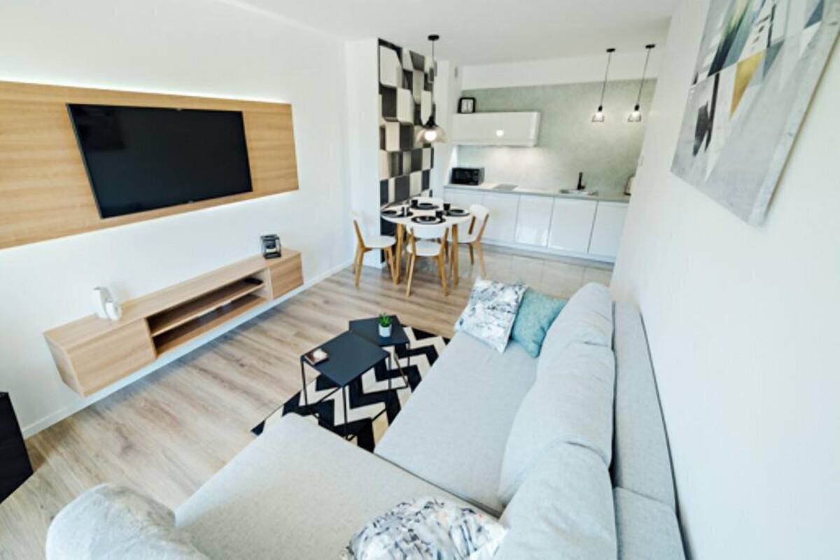 Apartment (7/35) | Blackout drapes, iron/ironing board, cribs/infant beds, free WiFi