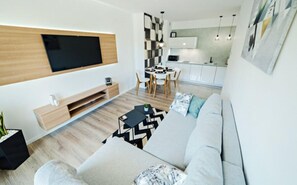 Apartament (7/35) | Cortines opaques, planxa i posts de planxar, bressols i wifi gratuïta 