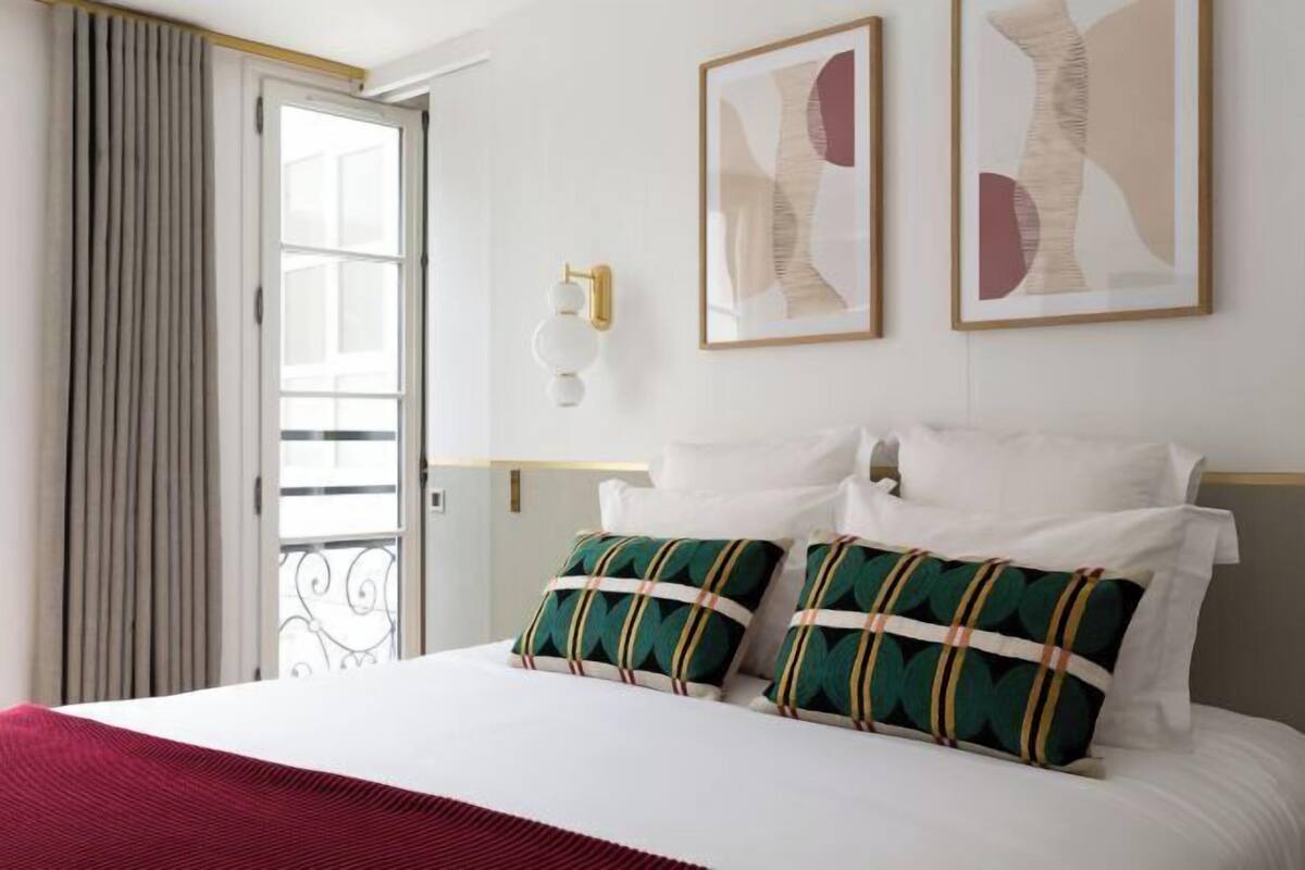 Premium bedding, pillow-top beds, in-room safe, laptop workspace