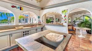 Unclassified image, 5 of 41, button - Villa Belle Fontaine (Les Terres Basses)