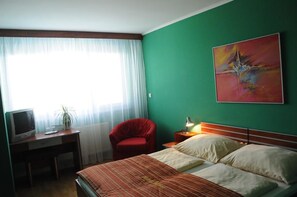 Free WiFi, bed sheets