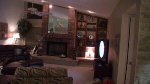 Executive House, 4 Bedrooms, Non Smoking | Living room | Flat-screen TV