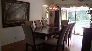 Casa ejecutiva, 4 habitaciones, no fumadores | Cocina privada | Frigorífico grande, microondas, horno y placa de cocina