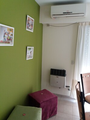 32-inch flat-screen TV with cable channels, TV - Como en Casa 2 (Rosario)