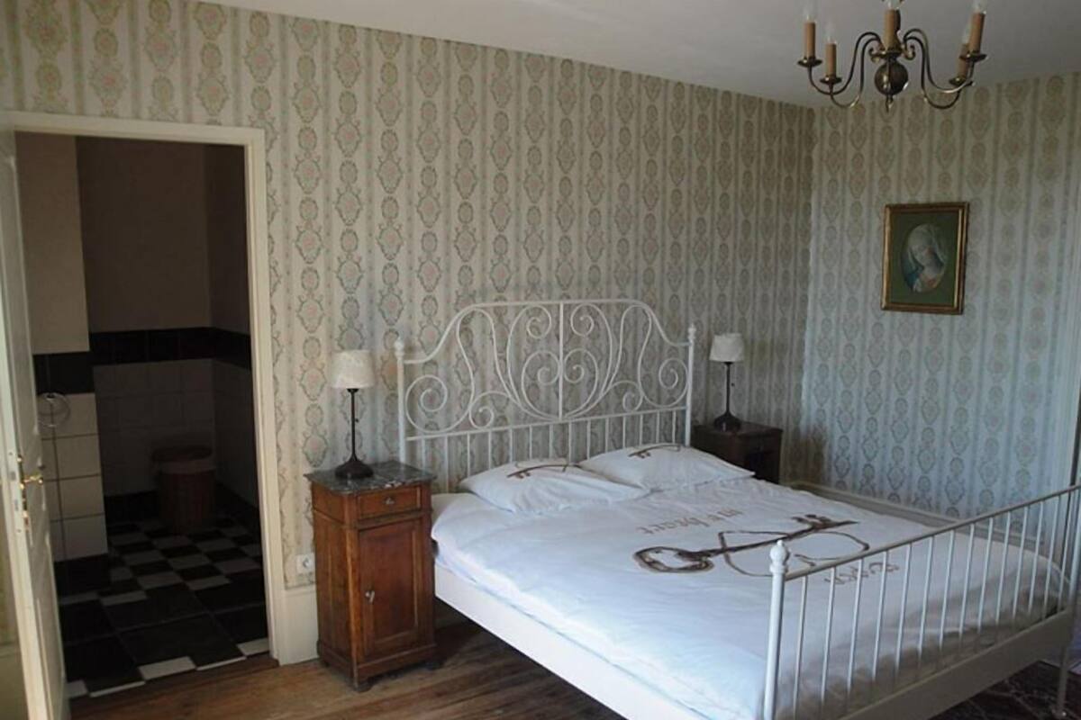 Vierbettzimmer (Chateau) | Individuell dekoriert, individuell eingerichtet, Verdunkelungsvorhänge