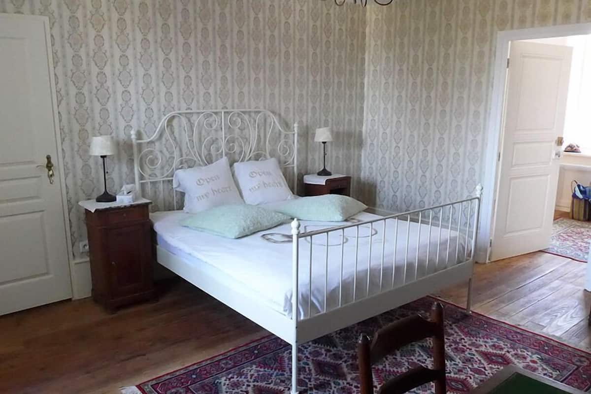 Double Room (Balcon) | Individually decorated, individually furnished, blackout curtains