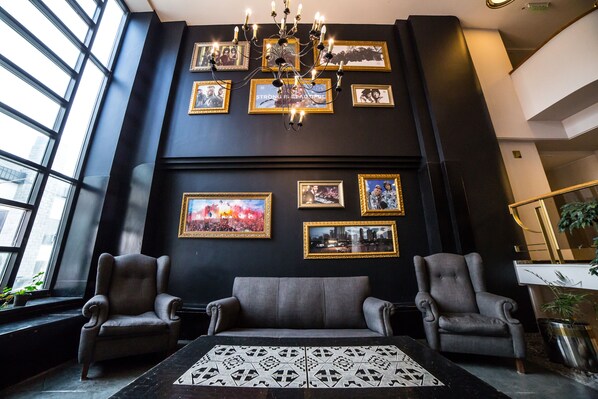 Sala de estar en el lobby