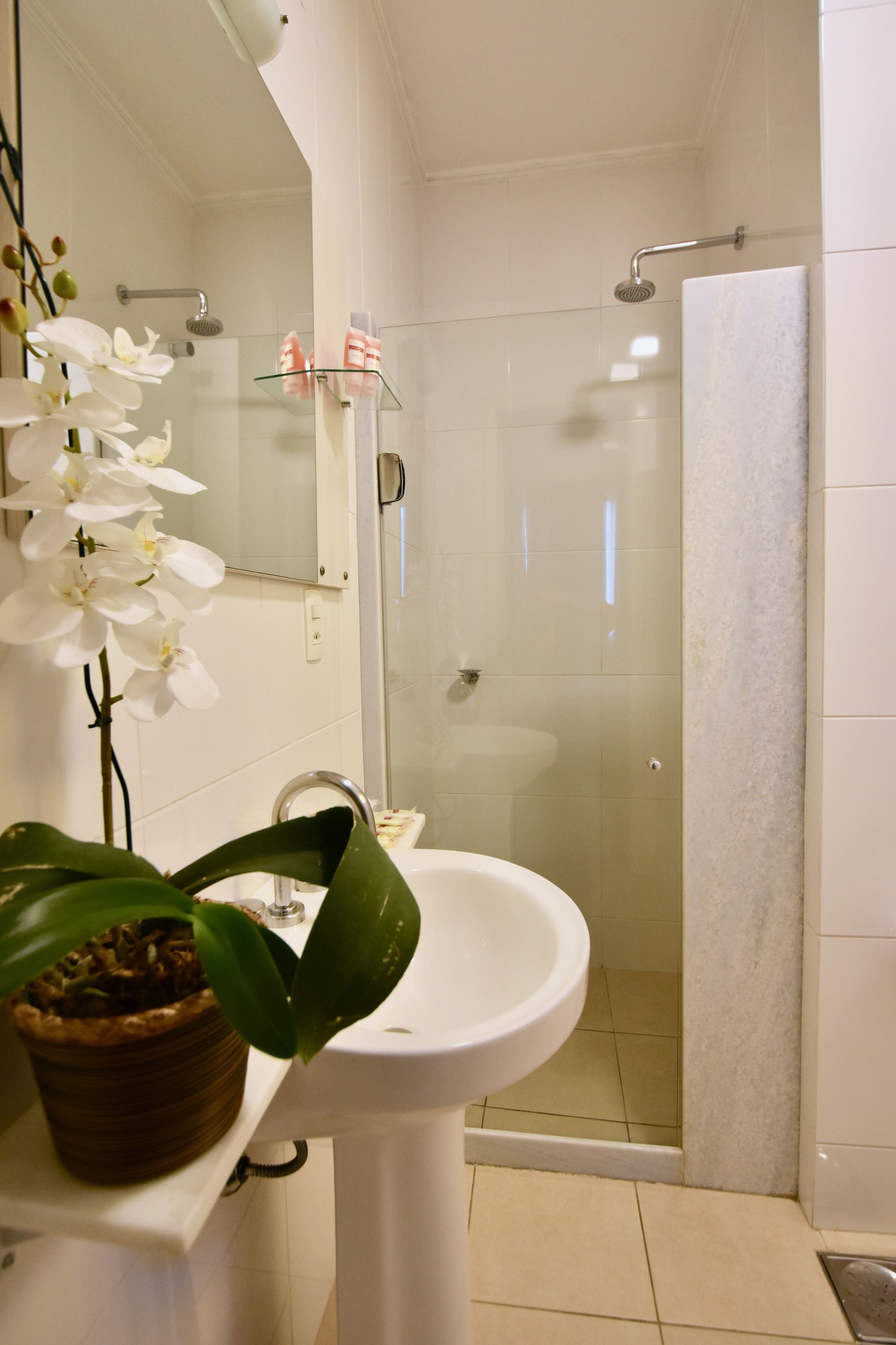 family quadruple room, 1 bedroom, non smoking | bathroom | shower, towels, soap, shampoo