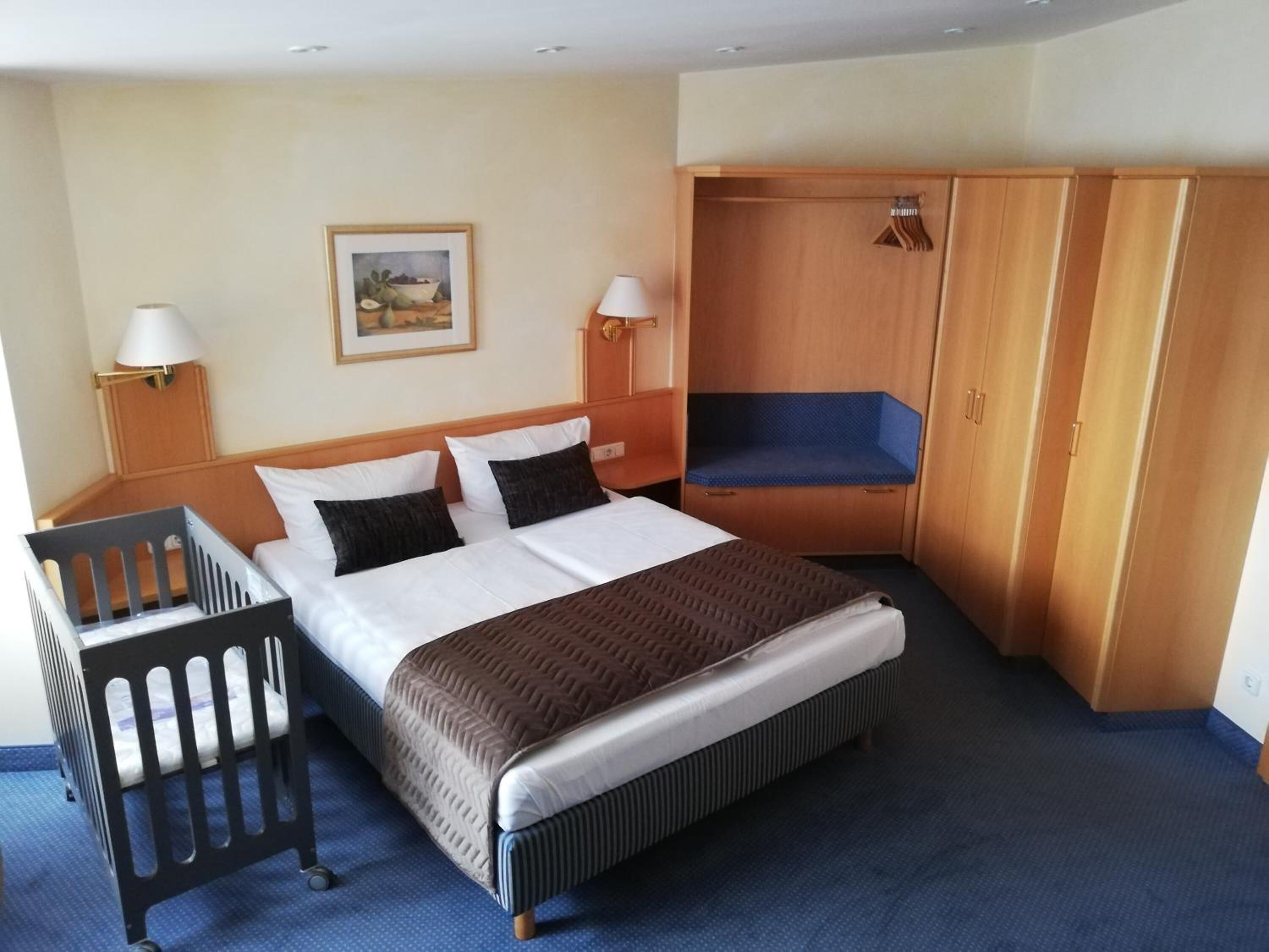 family room | desk, iron/ironing board, free wifi, bed sheets