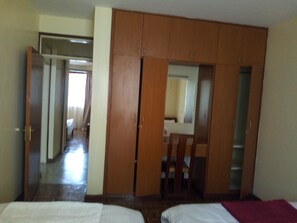 Comfort Apartment, 3 Bedrooms, Smoking | Room amenity