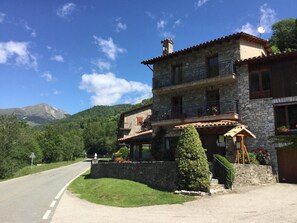 Exterior - Hostal El Quintà (Mollo)