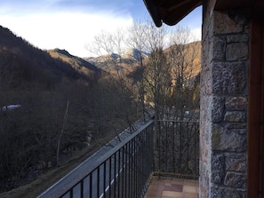 Twin Room | Balcony view