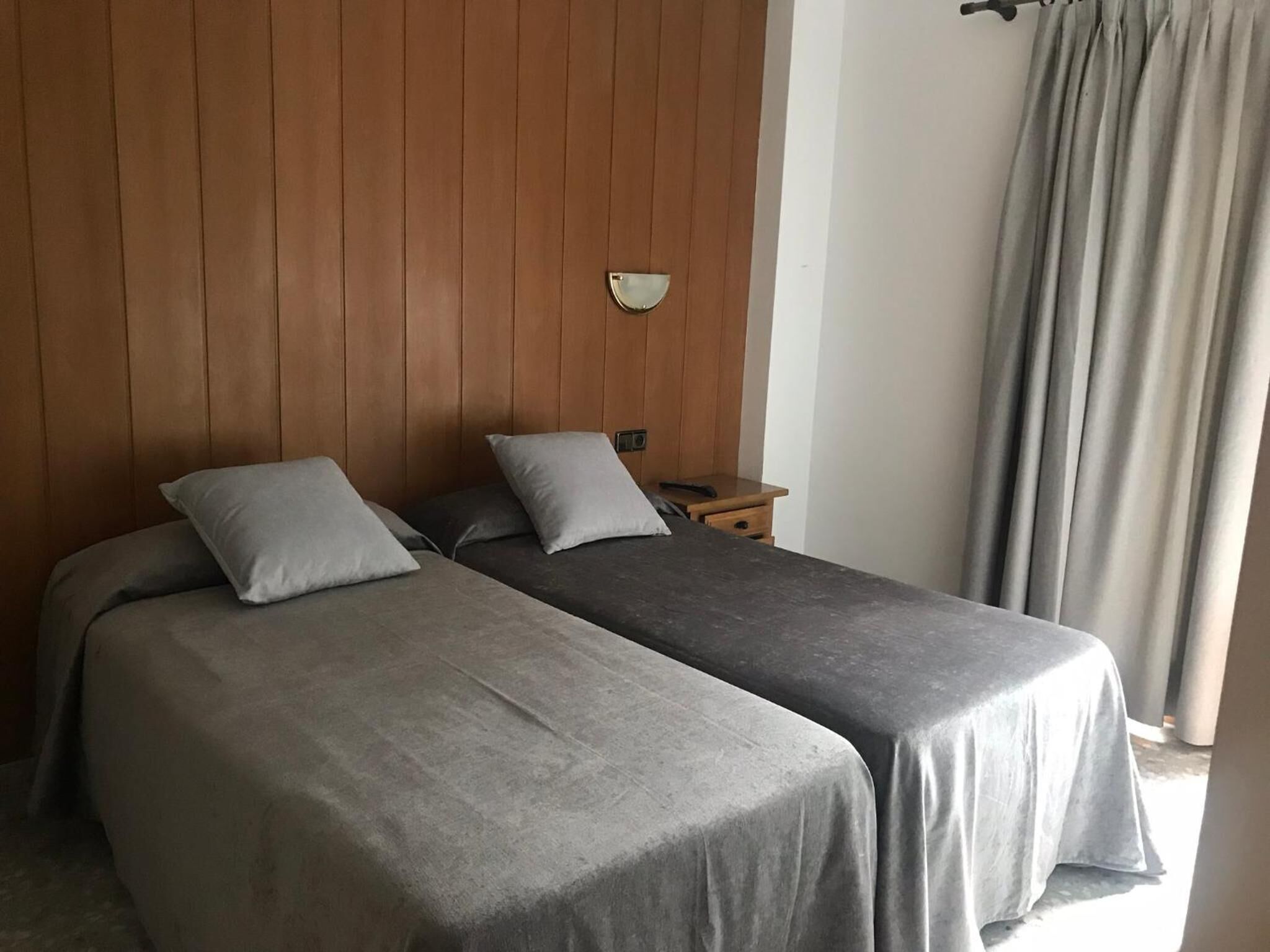 Truy cập Internet không dây miễn phí, bộ trải giường 