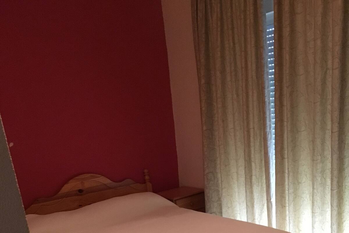 Double Room, 1 Double Bed, Non Smoking | Blackout drapes, rollaway beds, free WiFi, bed sheets