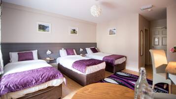 Classic Triple Room, 3 Single Beds, Non Smoking | Desk, iron/ironing board (on request), free WiFi, bed sheets