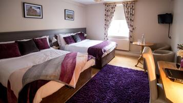 Family Quadruple Room, Non Smoking | Desk, iron/ironing board, free WiFi, bed sheets