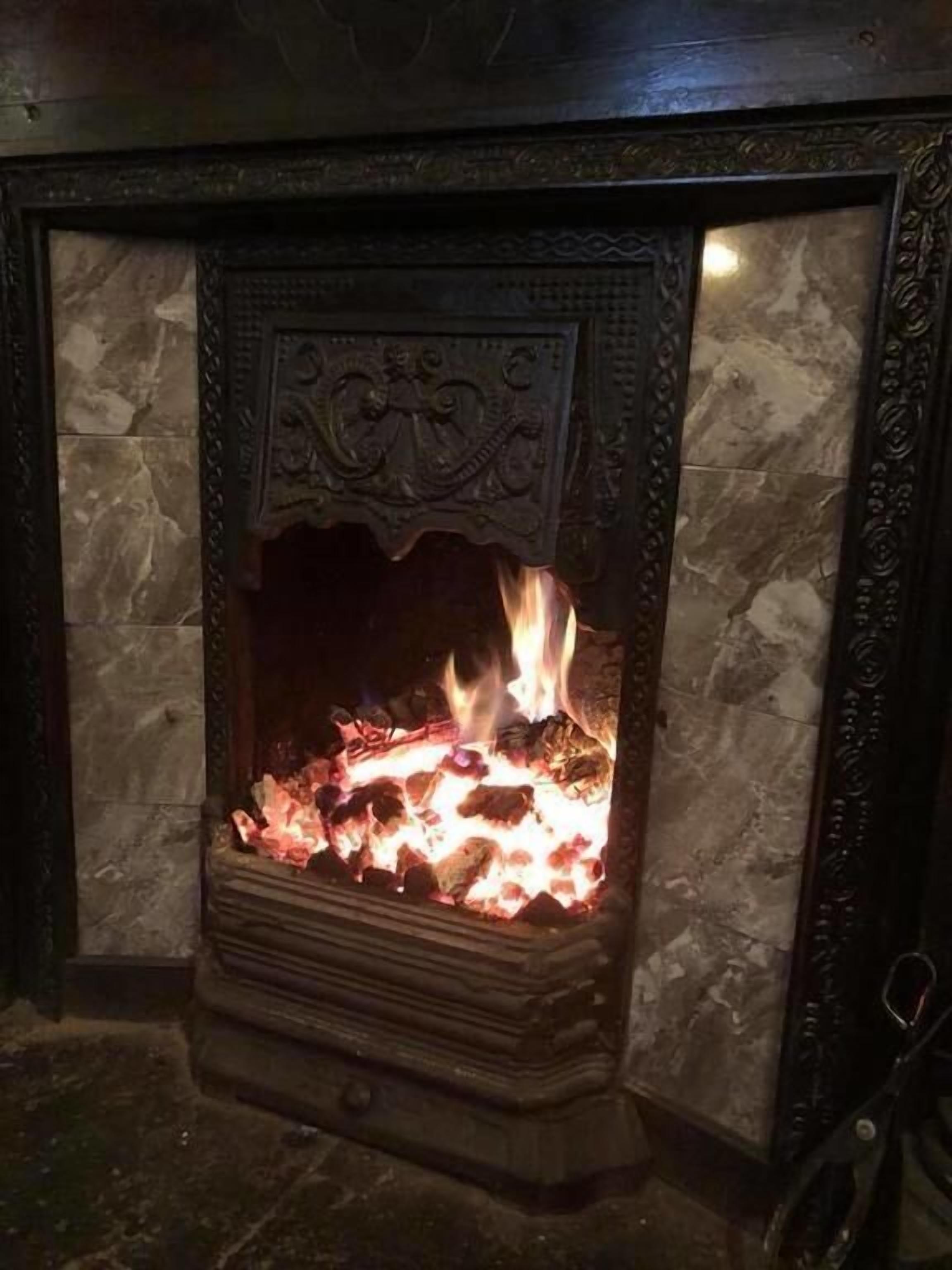 serves breakfast and brunch