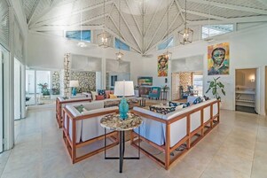 Flat-screen TV, Netflix